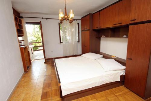 Apartments By The Sea Sumartin (brac) - 5615