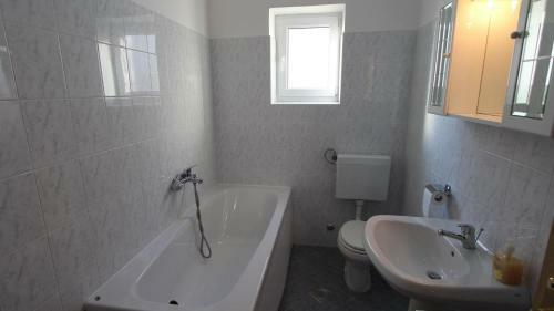 Two-bedroom Apartment In Malinska IV