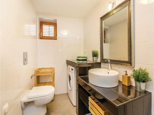 Two-bedroom Holiday Home In Sv.juraj