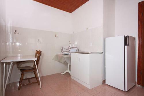 Apartments With A Parking Space Nemira (omis) - 6070