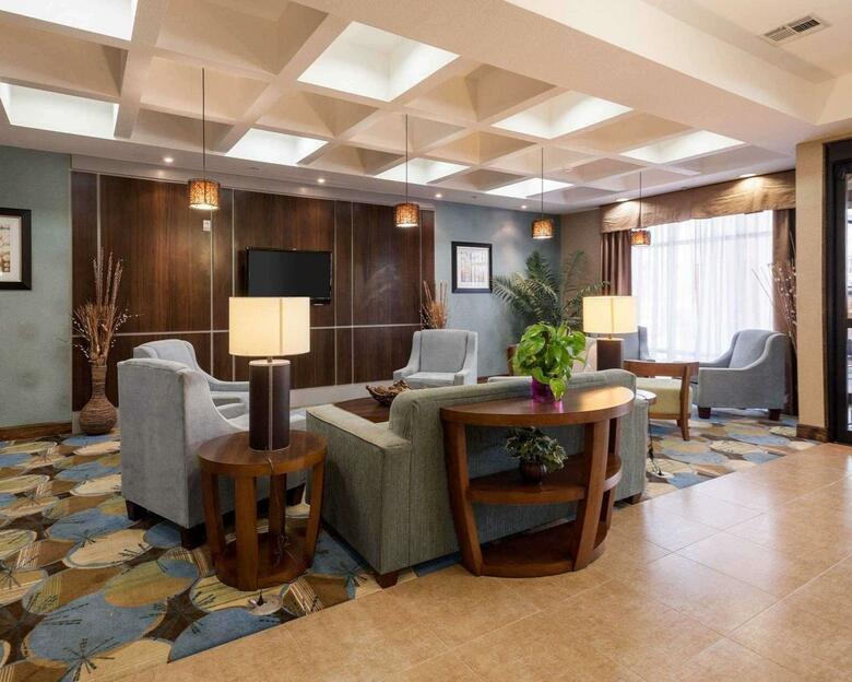 Hotel Comfort Suites