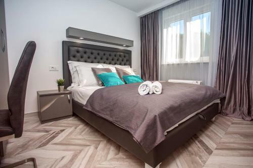 Tice Villa Sleeps 12 Pool Air Con Wifi