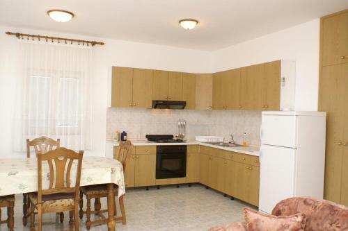 Apartments By The Sea Seget Donji (trogir) - 2041