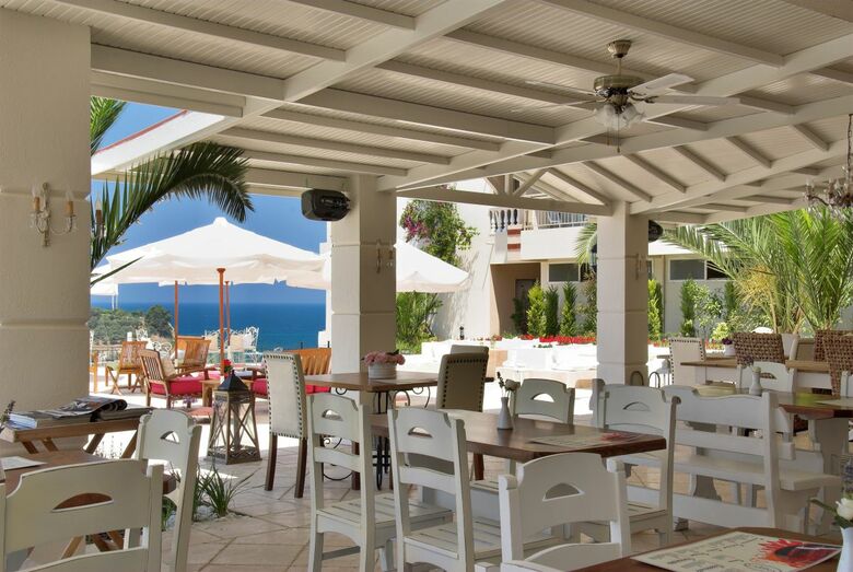 Apartamentos Hotel Carina