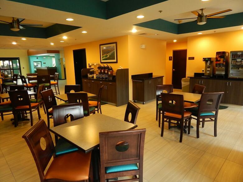 Hotel Comfort Suites