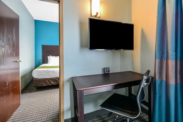 Hotel Comfort Suites