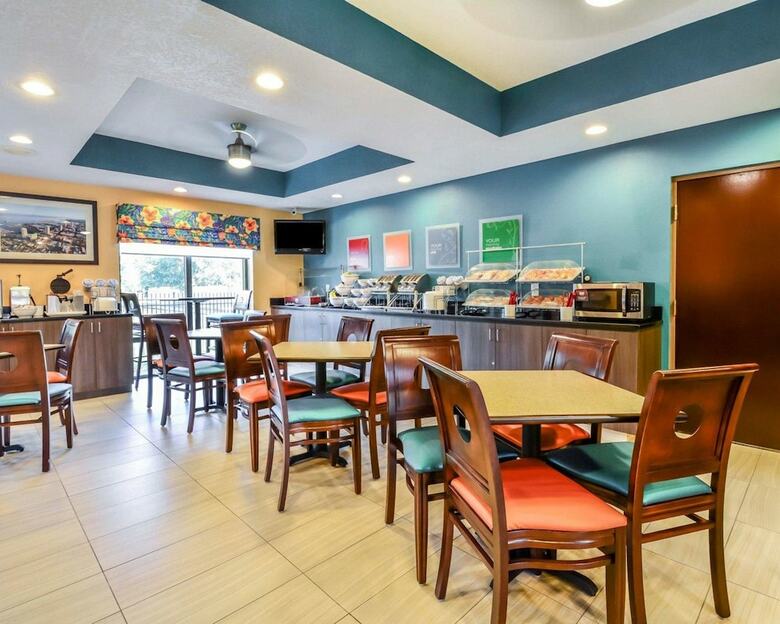 Hotel Comfort Suites