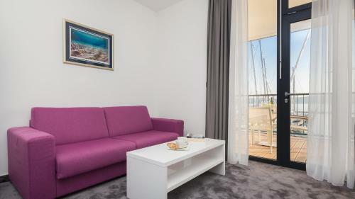 Marina Baoti? Apartments