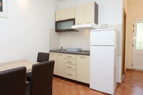 Apartments With A Parking Space Trstenik (peljesac) - 10109