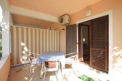 Apartment Ugljan 8241c
