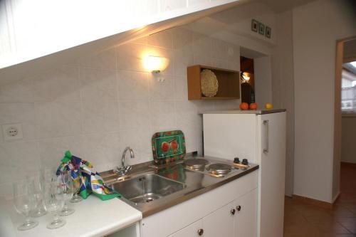 Apartments By The Sea Umag - 2549