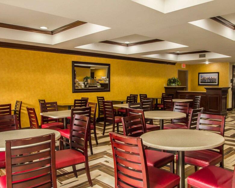 Hotel Comfort Suites