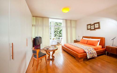 Vantacici Villa Sleeps 8 Pool Wifi