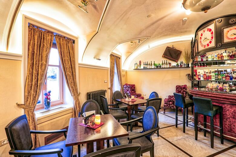Bed & Breakfast Arbia Dorka Heritage Palace