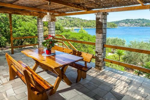 Pebble Bay Paradise House