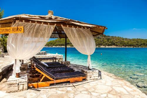 Pebble Bay Paradise House
