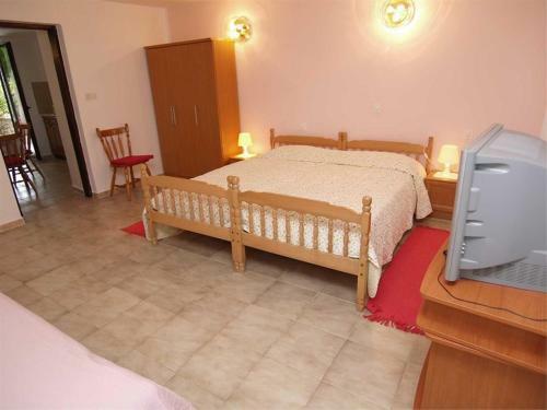 Apartment In Veli Losinj 26473