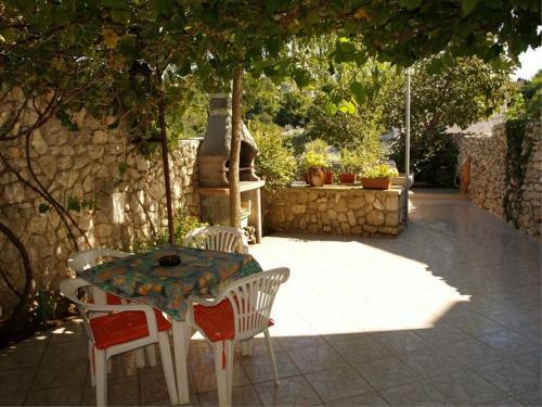 Apartment In Veli Losinj 26473