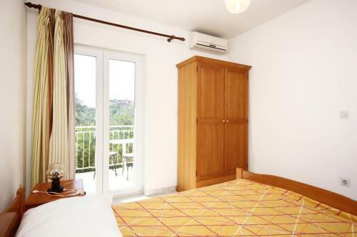 Apartments With A Parking Space Viganj (peljesac) - 10188