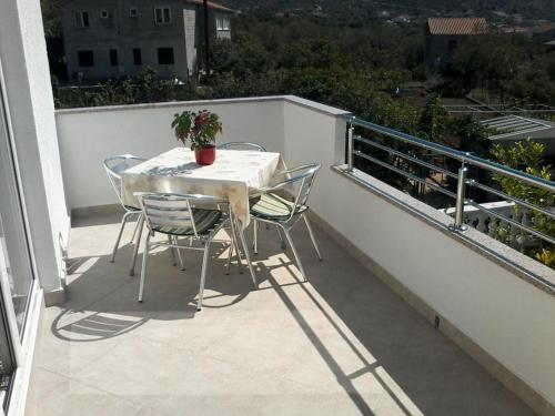 Apartments With A Parking Space Vinisce (trogir) - 12248