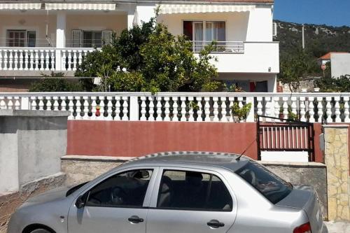 Apartments With A Parking Space Vinisce (trogir) - 12248