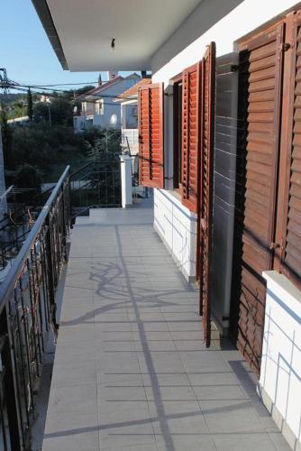 Apartments By The Sea Vinisce (trogir) - 5967
