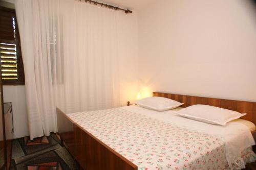 Apartments By The Sea Vinisce (trogir) - 4288