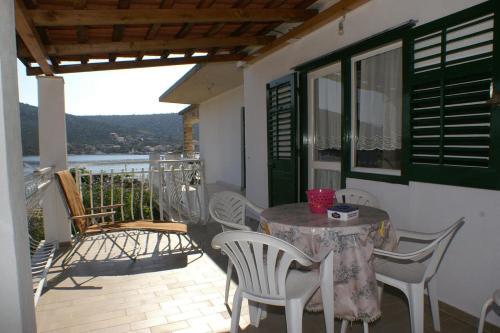 Apartments By The Sea Vinisce (trogir) - 4288