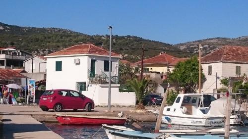 Seaside Holiday House Vinisce (trogir) - 12066