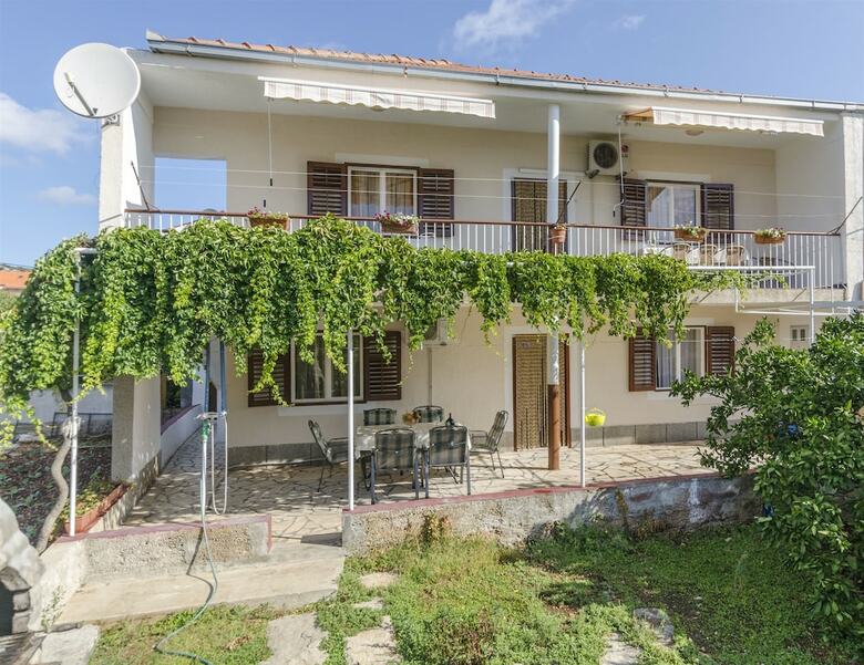 Apartamentos House Marin