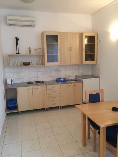 Apartments Jakov