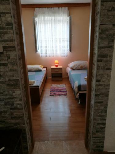 Apartment Ema Vir