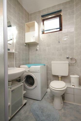 Apartments By The Sea Rukavac (vis) - 8893