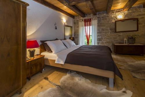 Villa Katarina&luka With Beautiful Garden And Pool