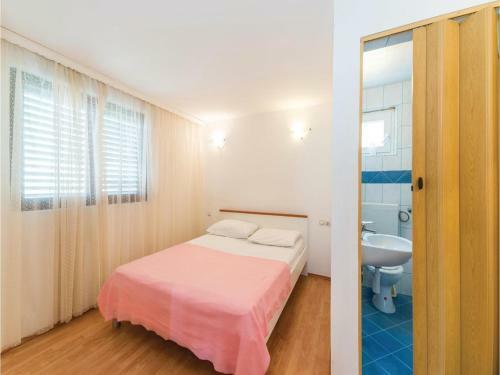 Two-bedroom Apartment In Vlasici