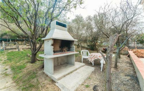 Two-bedroom Apartment In Vlasici