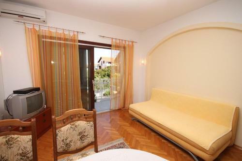 Hostal Apartments And Rooms With Parking Space Vodice - 6260