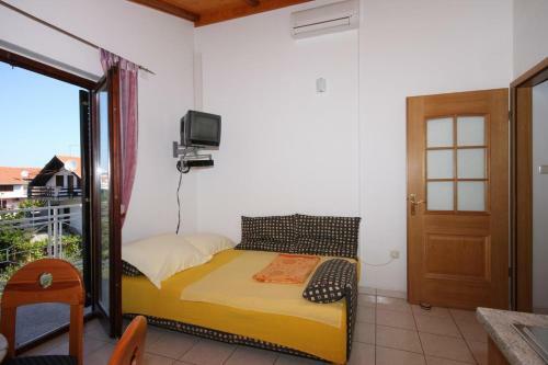 Hostal Apartments And Rooms With Parking Space Vodice - 6260