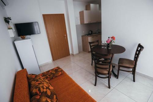 Apartments With A Parking Space Vodice - 15734