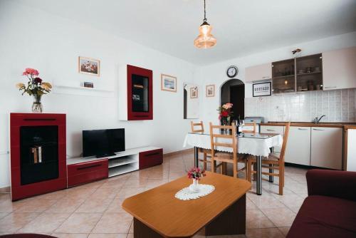 Apartments With A Parking Space Vodice - 15734