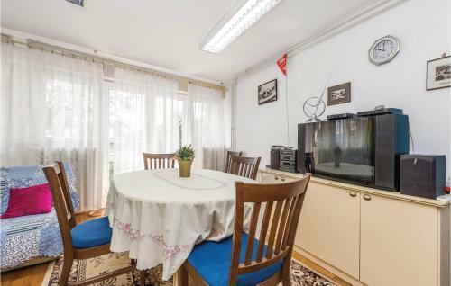 Four-bedroom Holiday Home In Volosko