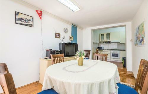 Four-bedroom Holiday Home In Volosko