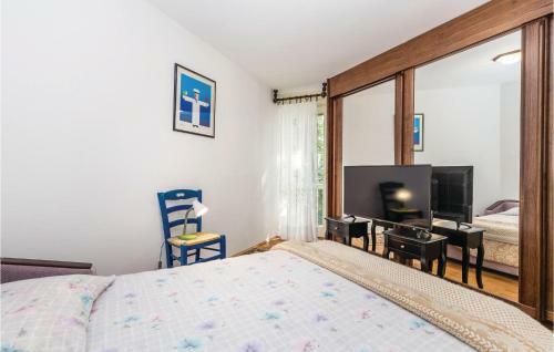 Four-bedroom Holiday Home In Volosko