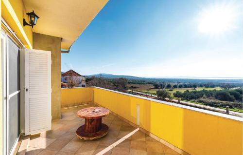 Six-bedroom Holiday Home In Vrana