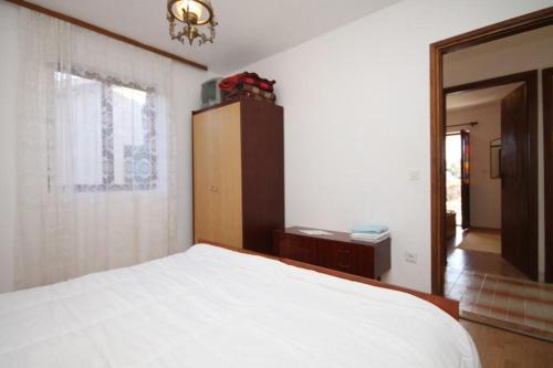 Apartments By The Sea Basina (hvar) - 8749