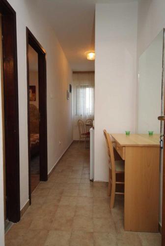 Apartments And Rooms With Parking Space Krk - 3231