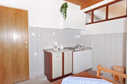 Apartments With A Parking Space Vrsi - Mulo (zadar) - 5796