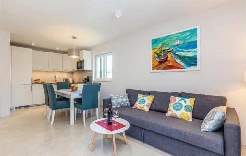Three-bedroom Holiday Home In Porat