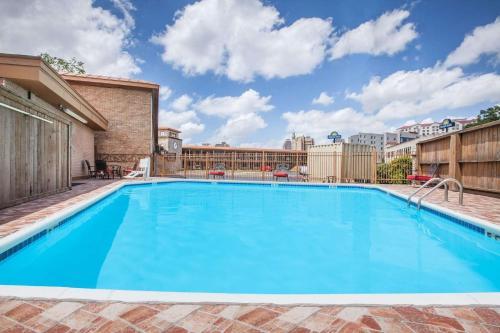Hotel Days Inn San Antonio Alamo/riverwalk