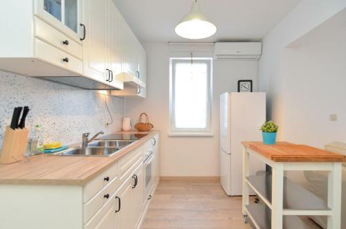 Apartment Mladen 1660